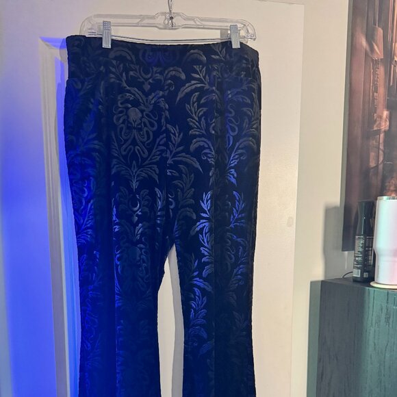 NWT Gorgeous Cyclamen Black Pull On Flocket Velvet Pants - Plus SIze 2X - Picture 2 of 3